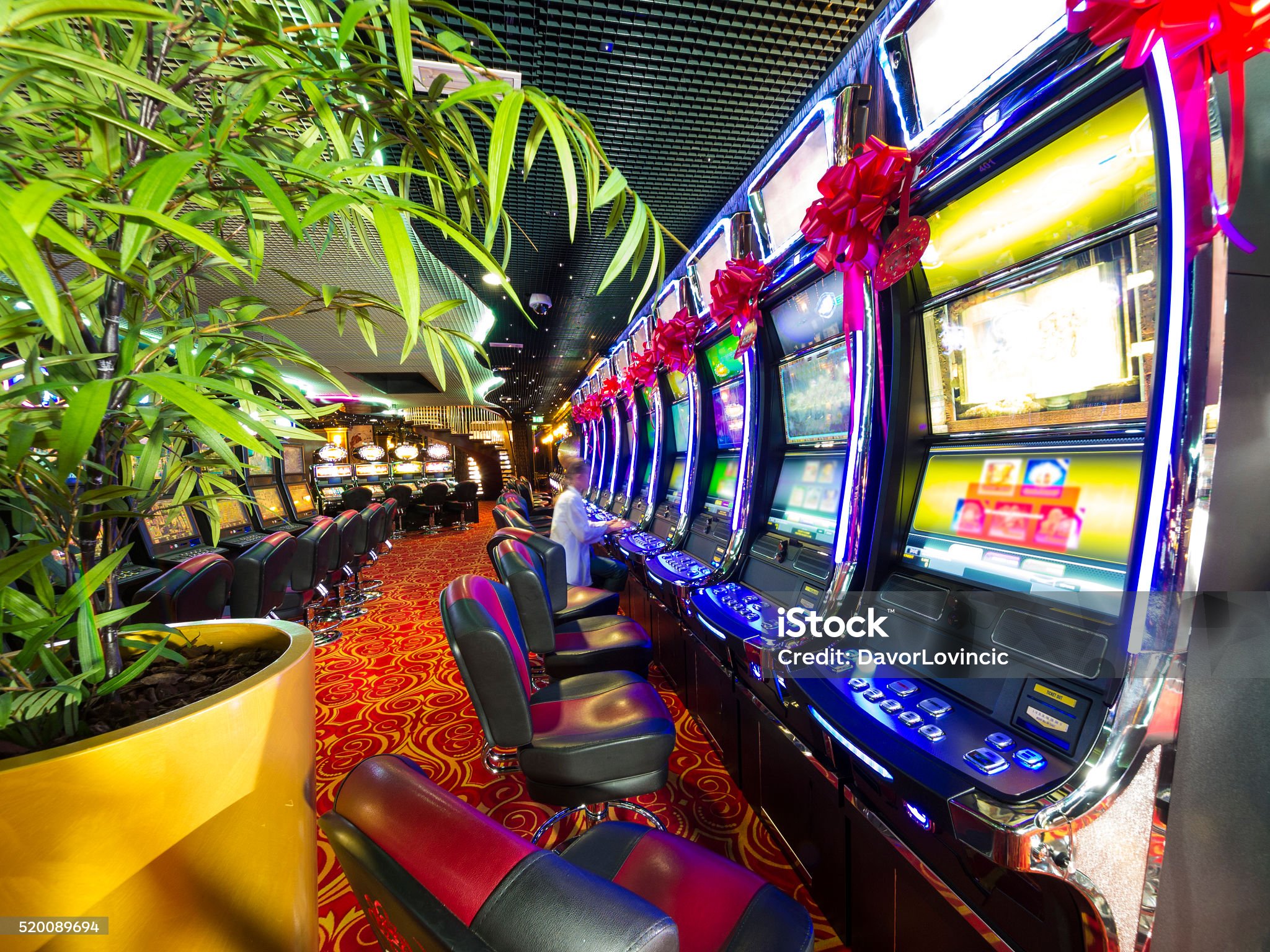 Скачай Reactoonz на телефон и погрузись в мир весёлых призов